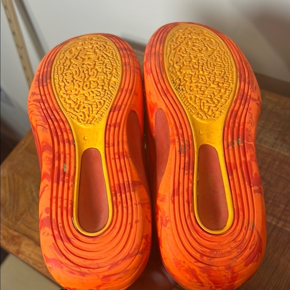 Nike Orange and Yellow Isofly Sneakers, Size 4Y - Picture 8 of 8